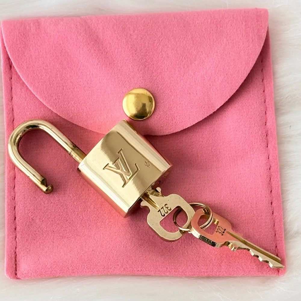 Louis Vuitton Padlock And Key #322‎